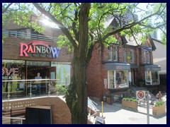 Toronto Bus Tour 133 - Yorkville Ave